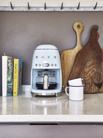 Smeg Macchina da Caffè Filtro 50's Style – Azzurro LUCIDO – DCF02PBEU
