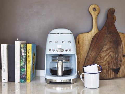 Smeg Macchina da Caffè Filtro 50's Style – Azzurro LUCIDO – DCF02PBEU