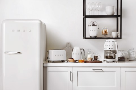 Smeg Macchina da Caffè Filtro 50's Style – Bianco LUCIDO – DCF02WHEU