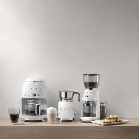 Smeg Macchina da Caffè Filtro 50's Style – Bianco LUCIDO – DCF02WHEU