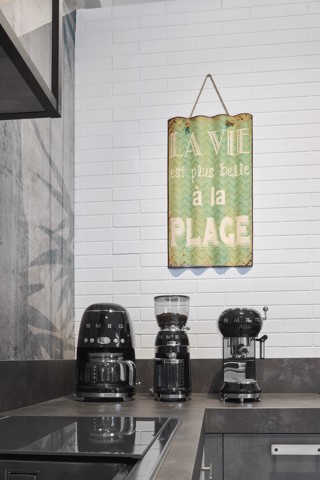 Smeg Macchina da Caffè Filtro 50's Style – Nero LUCIDO – DCF02BLEU