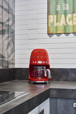 Smeg Macchina da Caffè Filtro 50's Style – Rosso LUCIDO – DCF02RDEU