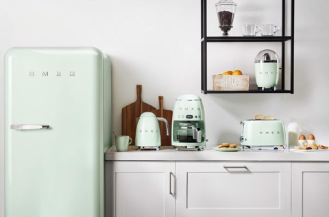 Smeg Macchina da Caffè Filtro 50's Style – Verde Pastello LUCIDO – DCF02PGEU