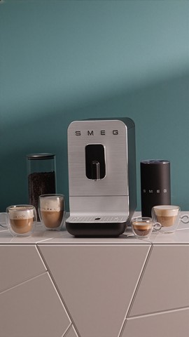 Smeg MFF02BLMEU montalatte e scaldalatte Nero