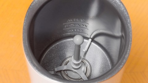 Smeg MFF02CREU montalatte e scaldalatte Crema