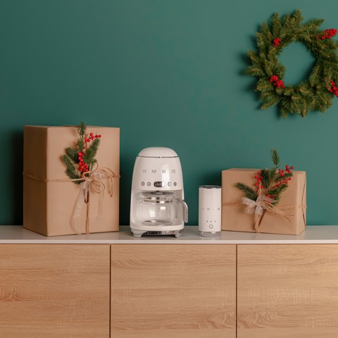 Smeg MFF02CREU montalatte e scaldalatte Crema