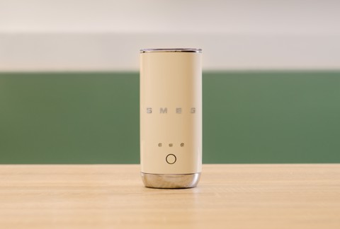 Smeg MFF02CREU montalatte e scaldalatte Crema