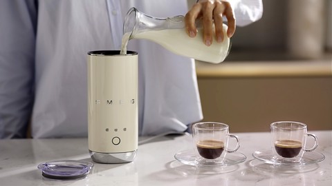 Smeg MFF02CREU montalatte e scaldalatte Crema