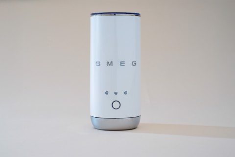 Smeg MFF02WHEU montalatte e scaldalatte Bianco