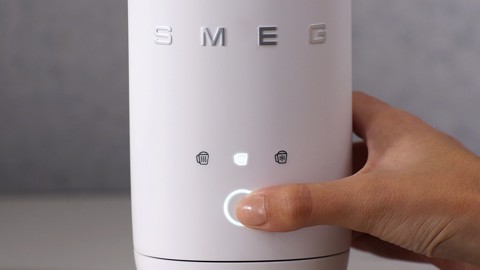 Smeg MFF02WHMEU montalatte e scaldalatte Bianco