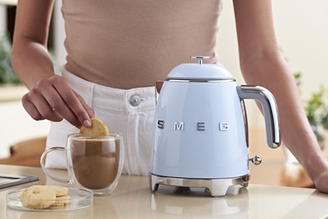 Smeg Mini Bollitore 50's Style – Azzurro LUCIDO – KLF05PBEU