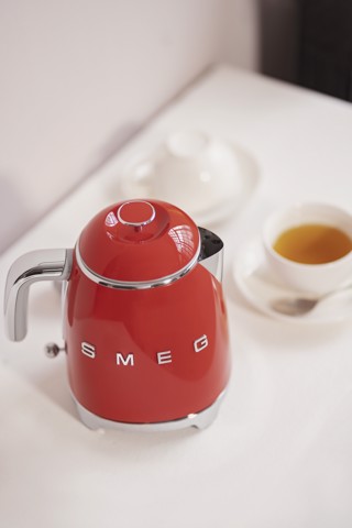 Smeg Mini Bollitore 50's Style – Rosso LUCIDO – KLF05RDEU