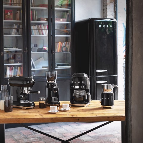 Smeg Montalatte 50's Style – Nero LUCIDO – MF11BLEU