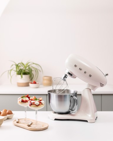 Smeg SMF05CREU sbattitore Sbattitore con base 1000 W Crema