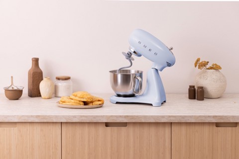 Smeg SMF05PBEU sbattitore Sbattitore con base 1000 W Blu