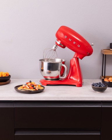 Smeg SMF05RDEU sbattitore Sbattitore con base 1000 W Rosso