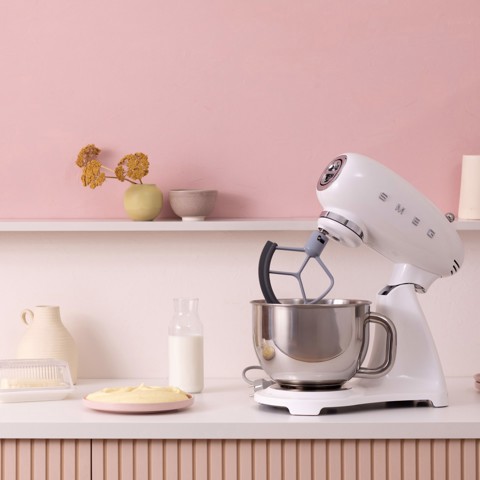 Smeg SMF05WHEU sbattitore Sbattitore con base 1000 W Bianco
