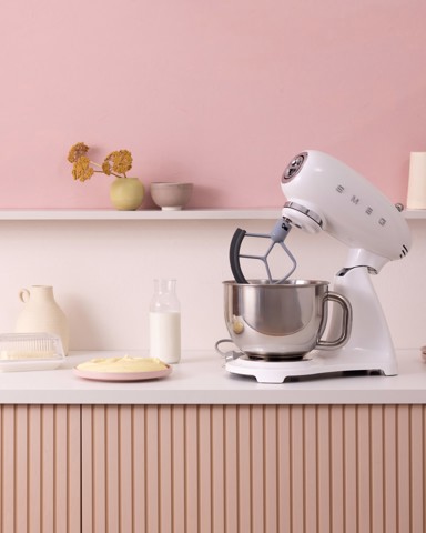 Smeg SMF05WHEU sbattitore Sbattitore con base 1000 W Bianco