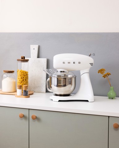 Smeg SMF05WHEU sbattitore Sbattitore con base 1000 W Bianco