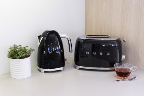 Smeg Tostapane 50's Style – Nero LUCIDO 2x2 – TSF01BLEU