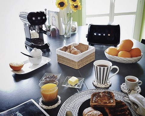 Smeg Tostapane 50's Style – Nero LUCIDO 2x2 – TSF01BLEU