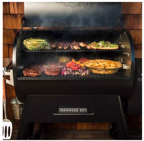 Traeger Barbecue a pellet Ironwood 885 con WiFi e sensore pellet per 16 coperti