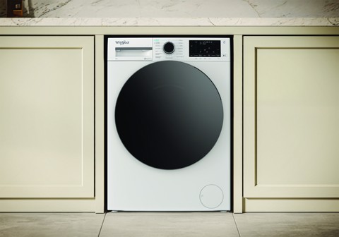 Whirlpool WAM R949WB IT, 9kg, classe A -30%, Bianco, Inverter, 1400 giri, Display digitale XL, vapore, porta nera, Wi-Fi