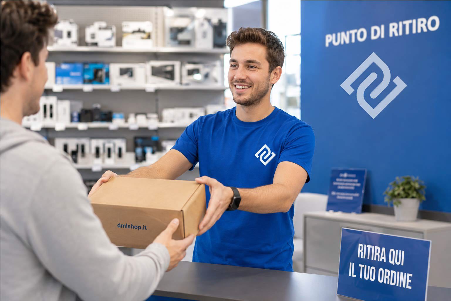 Cliente che ritira il suo ordine al punto di ritiro DMLShop